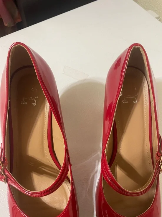 TG Women's Red Patent Leather Mary Jane Style Heels. Good Condition. Size 7 1/2. - Picture 4 of 9